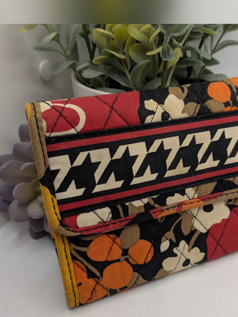 Vera Bradley Deco Daisy Trifold Wallet Red Black Floral Houndstooth Retired